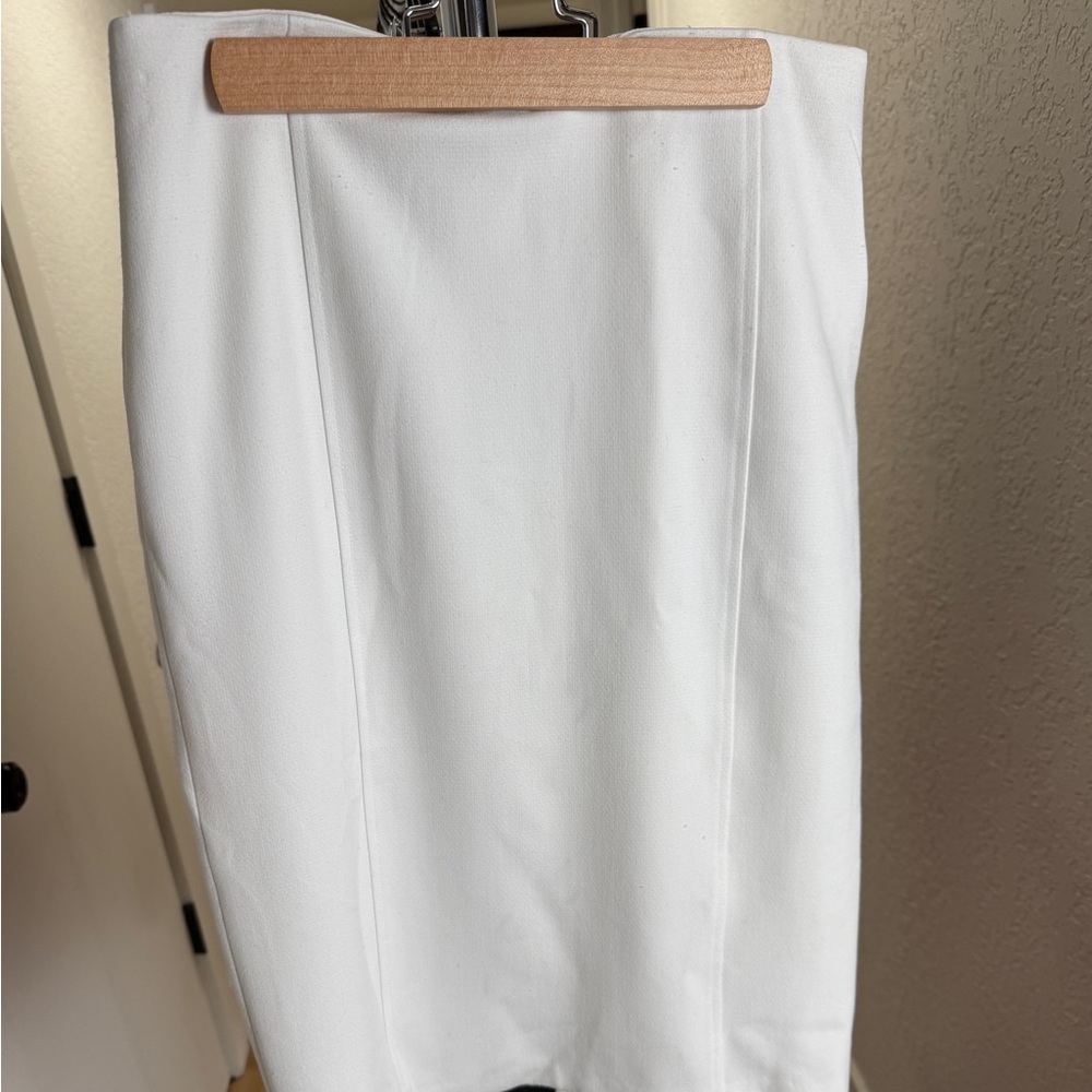 Alice + Olivia White Women's Skirt